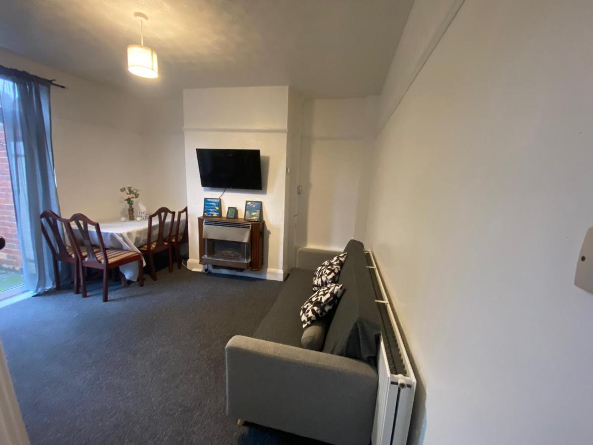 Room 2 Peaceful Stay Near Derby City Centre Exterior foto
